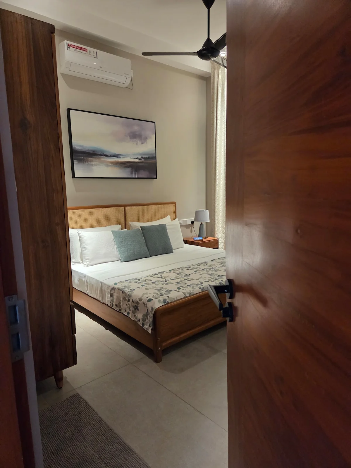 Villa 115 — Bedroom 1 · 5