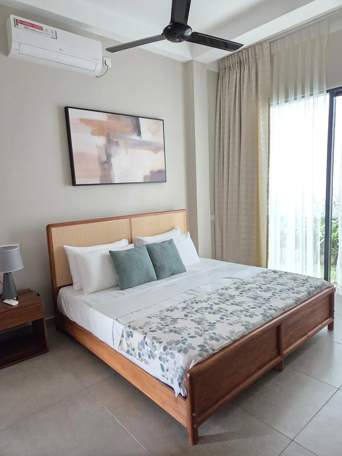 Villa 115 — Bedroom 2 · 1