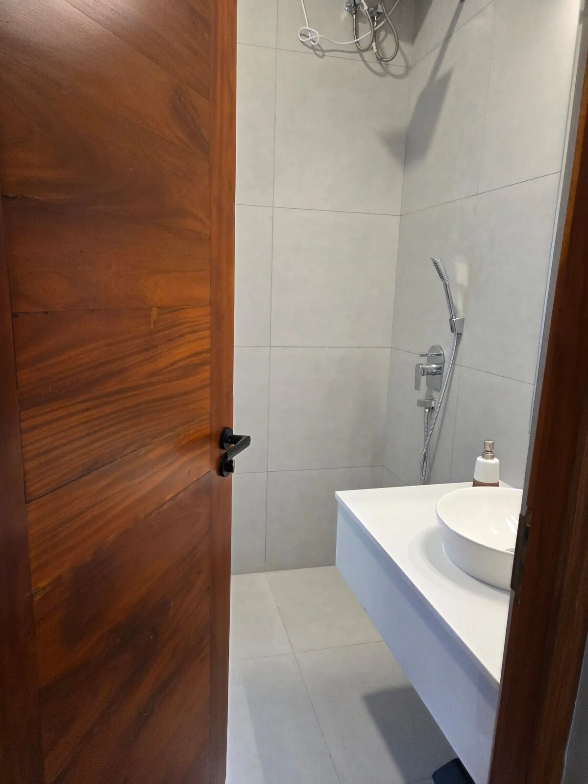 Villa 115 — Full bathroom 2 · 4