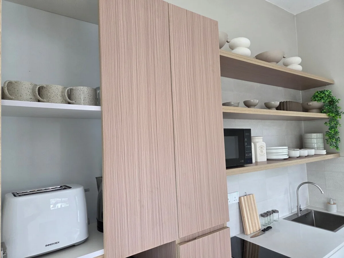 Villa 115 — Full kitchen · 2